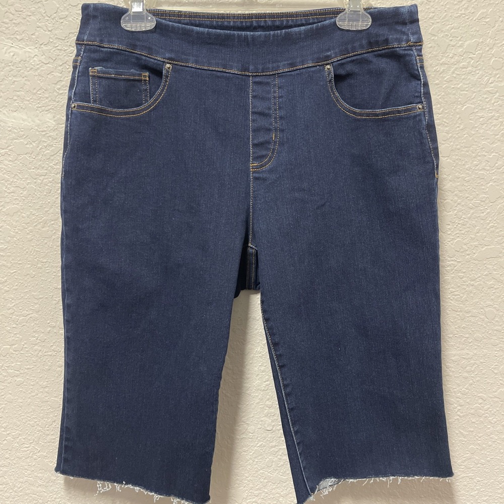 The Pioneer Woman Pull On Denim Capris Raw Hem Size LG 30W